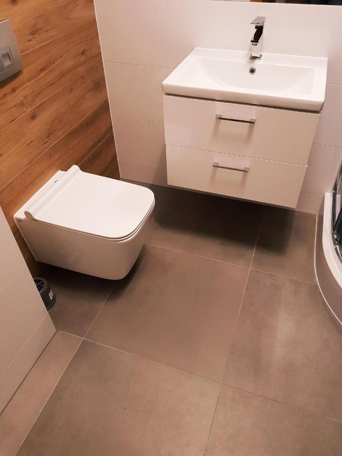 Jurajska Plaza - Nowoczesny Apartament Z Osobna Sypialnia, Parking Gratis - Kielce Esterno foto