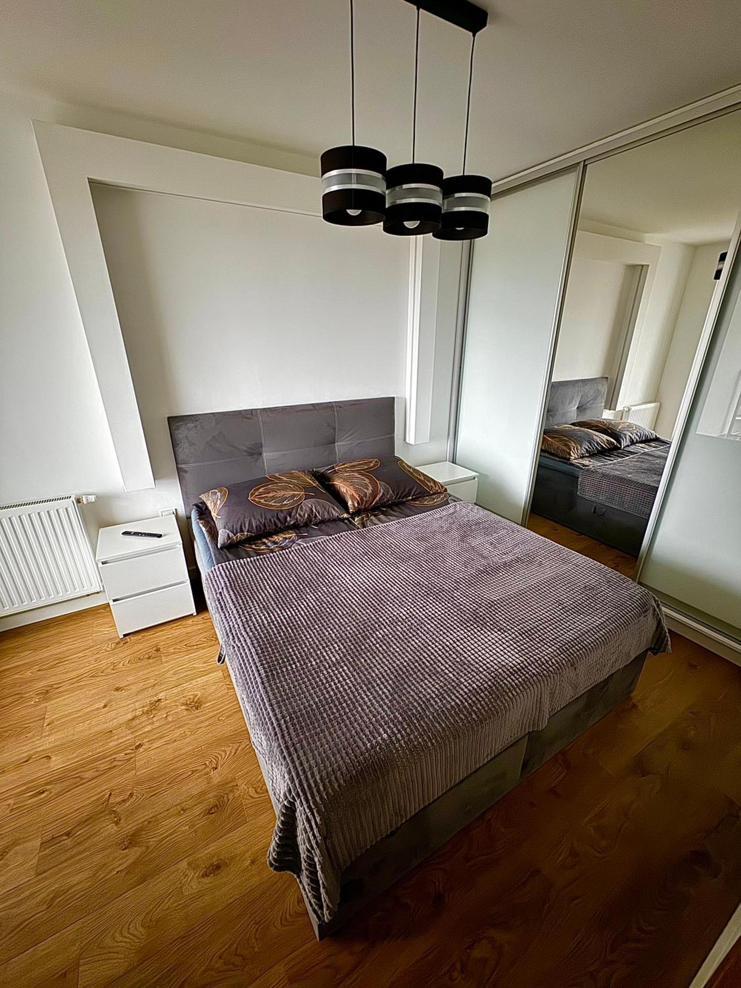 Jurajska Plaza - Nowoczesny Apartament Z Osobna Sypialnia, Parking Gratis - Kielce Esterno foto